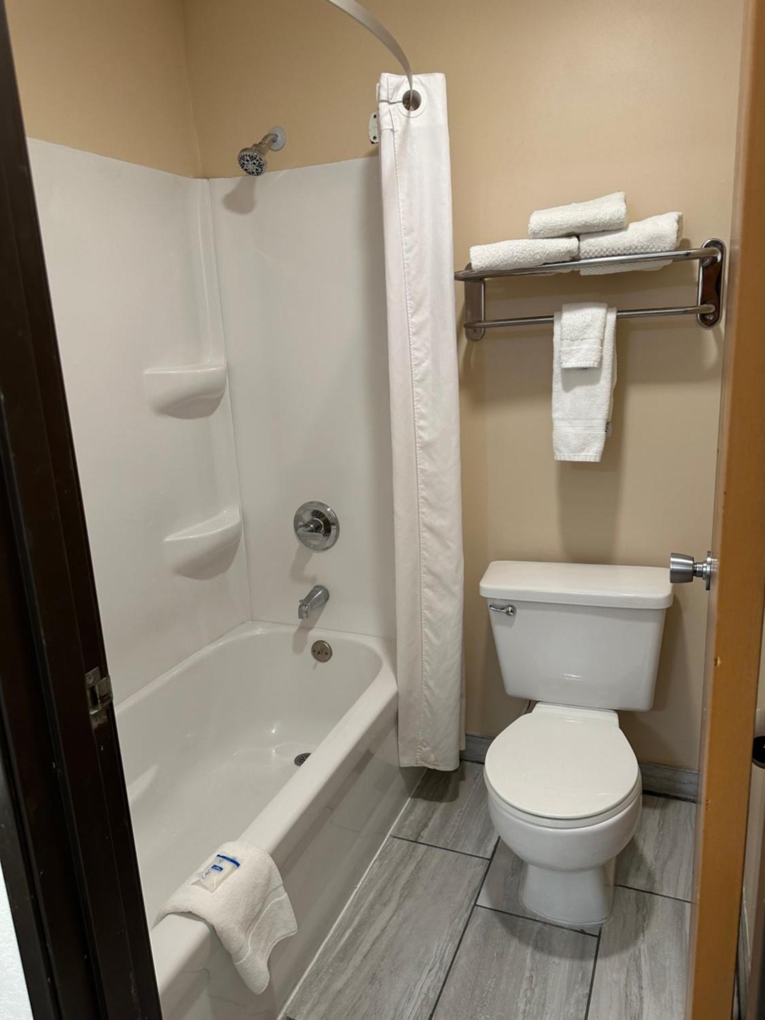 Hotel Super 8 By Wyndham Grand Island Esterno foto