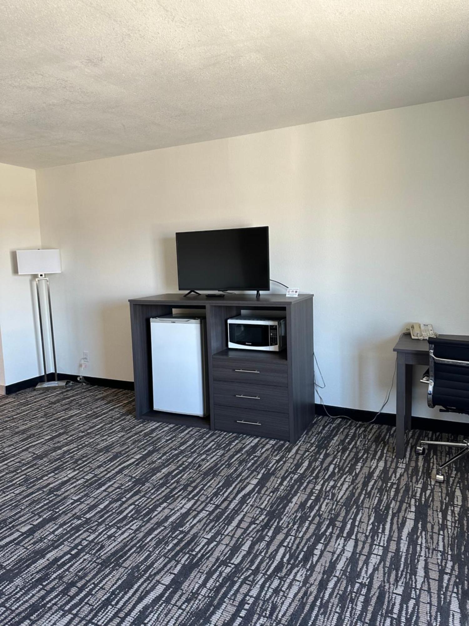 Hotel Super 8 By Wyndham Grand Island Esterno foto