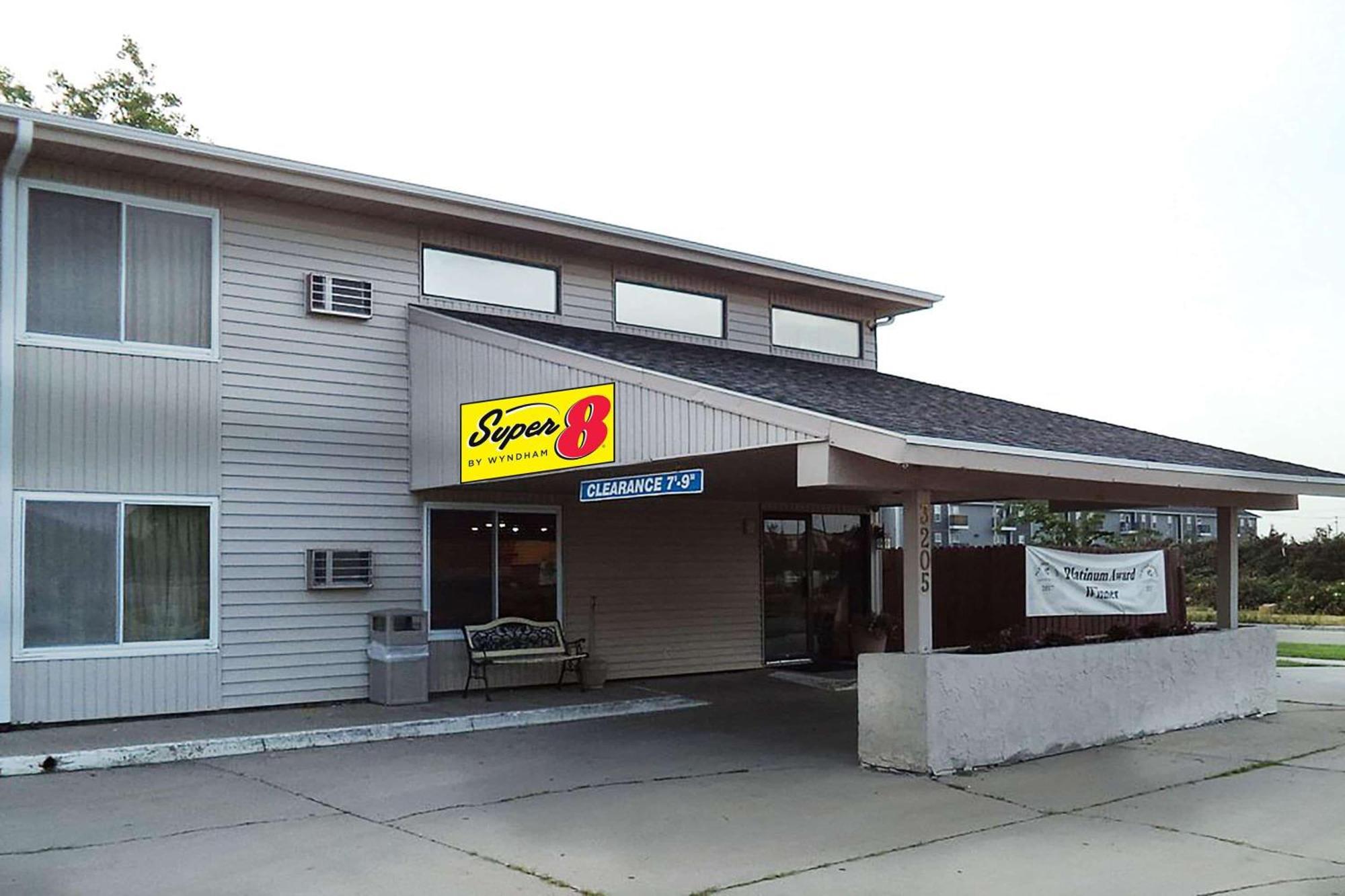 Hotel Super 8 By Wyndham Grand Island Esterno foto
